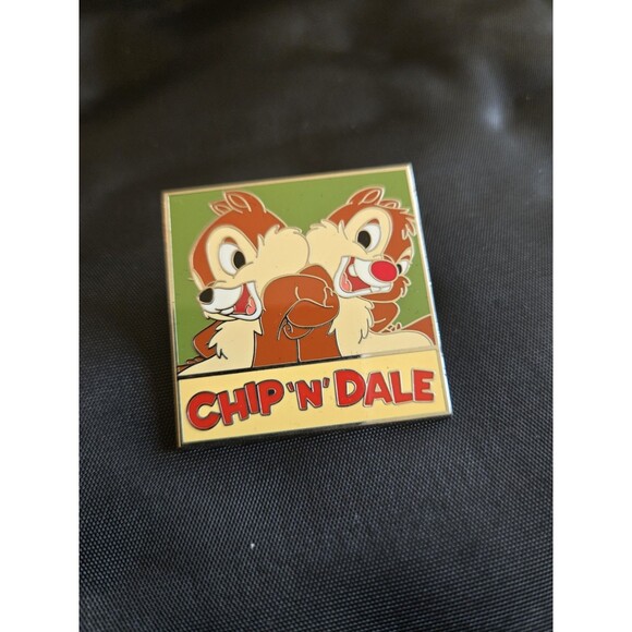 Disney Pin 89891  Chip and Dale 2012 PWP Promotion Deluxe Starter - Picture 1 of 2